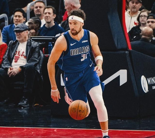 骑士战胜独行侠，保持季后赛希望的简单介绍