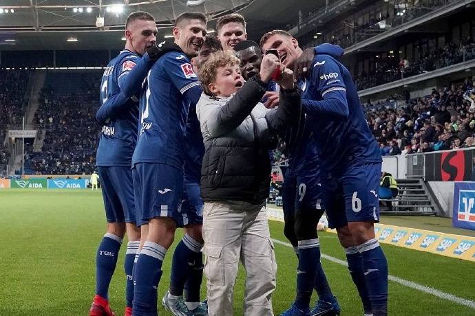 杏彩体育官方入口-沙尔克负于霍芬海姆，遭遇四连败的简单介绍