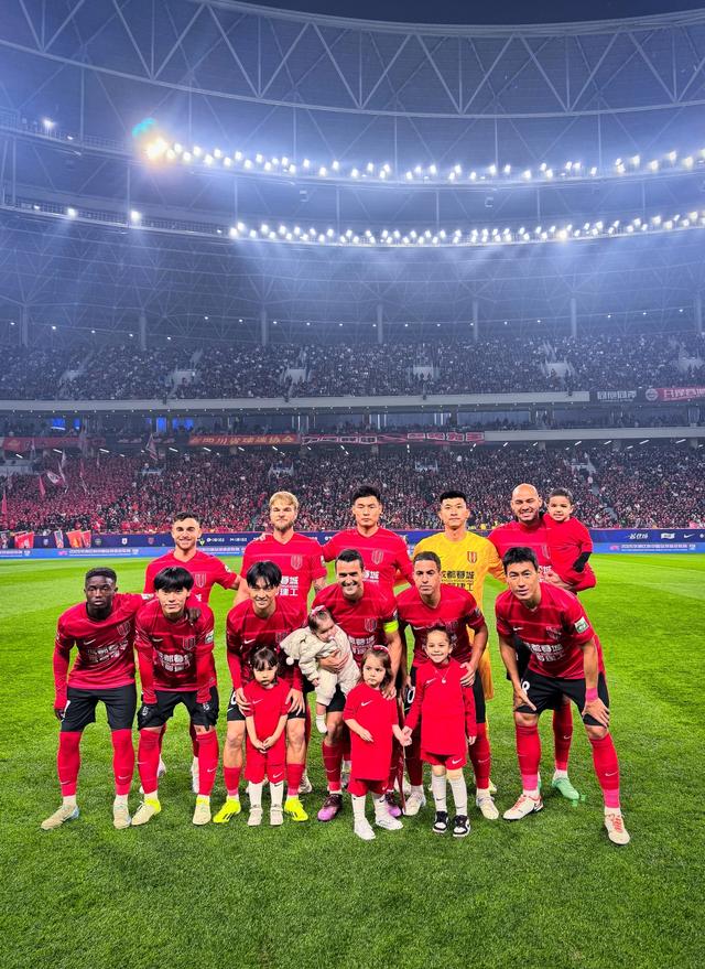 包含黄金时刻足球盛宴，中超球队实力碾压对手的词条