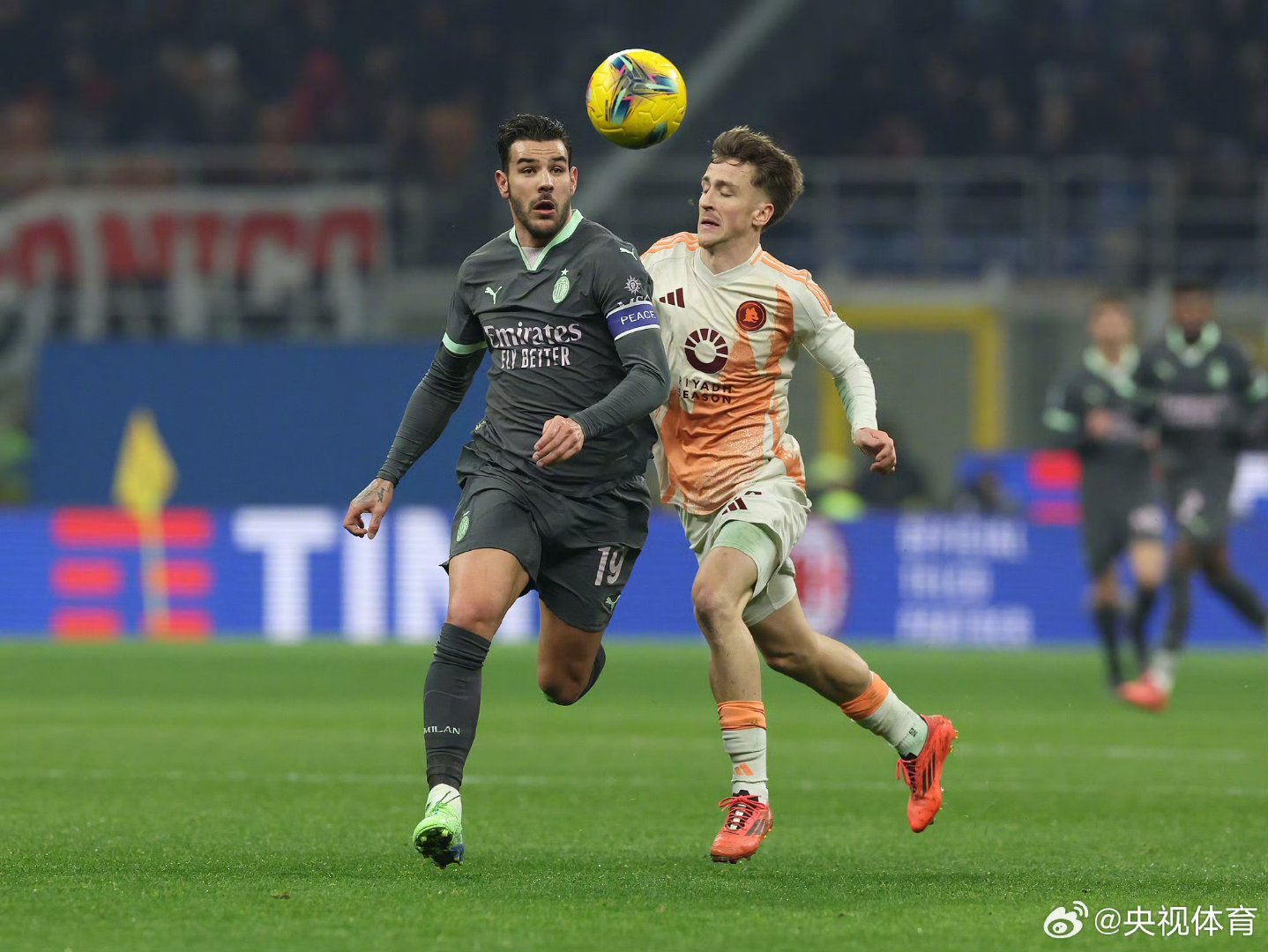 关于AC米兰主场逼平罗马，两队不分胜负的信息