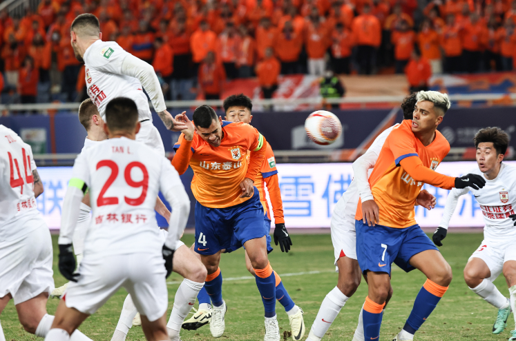 包含武汉三镇在中超中打出破门，被誉为全场沸腾的词条