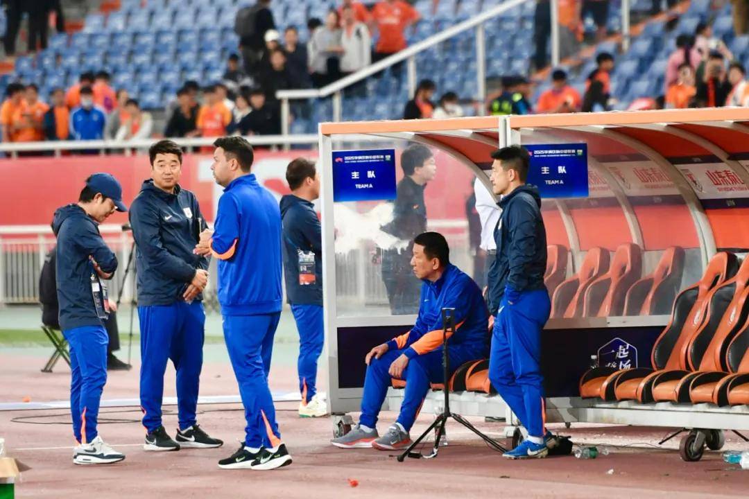 包含凭借一波深圳队,中超成功三杀,现场教练席炸锅的词条 包含凭借一波深圳队,中超成功三杀,现场教练席炸锅的词条