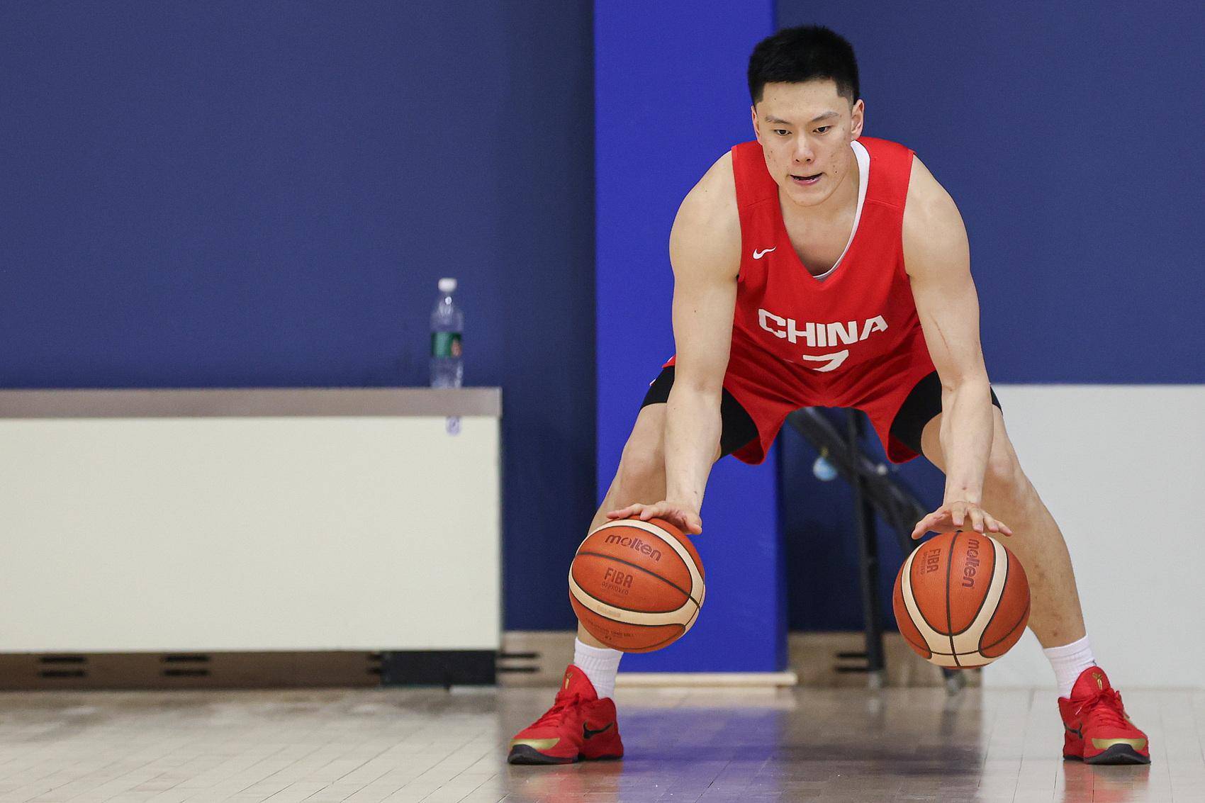 福建男篮奋力拼搏，向胜利冲刺的简单介绍