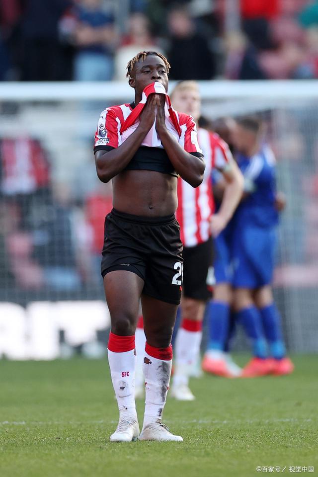 南安普敦客场抢分，保持不败势头