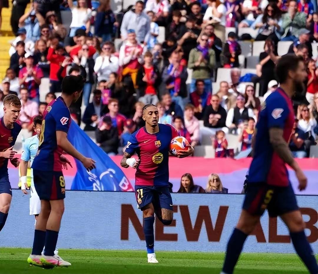 杏彩体育官网入口-巴萨中场连续进球，主场击败对手实现逆转