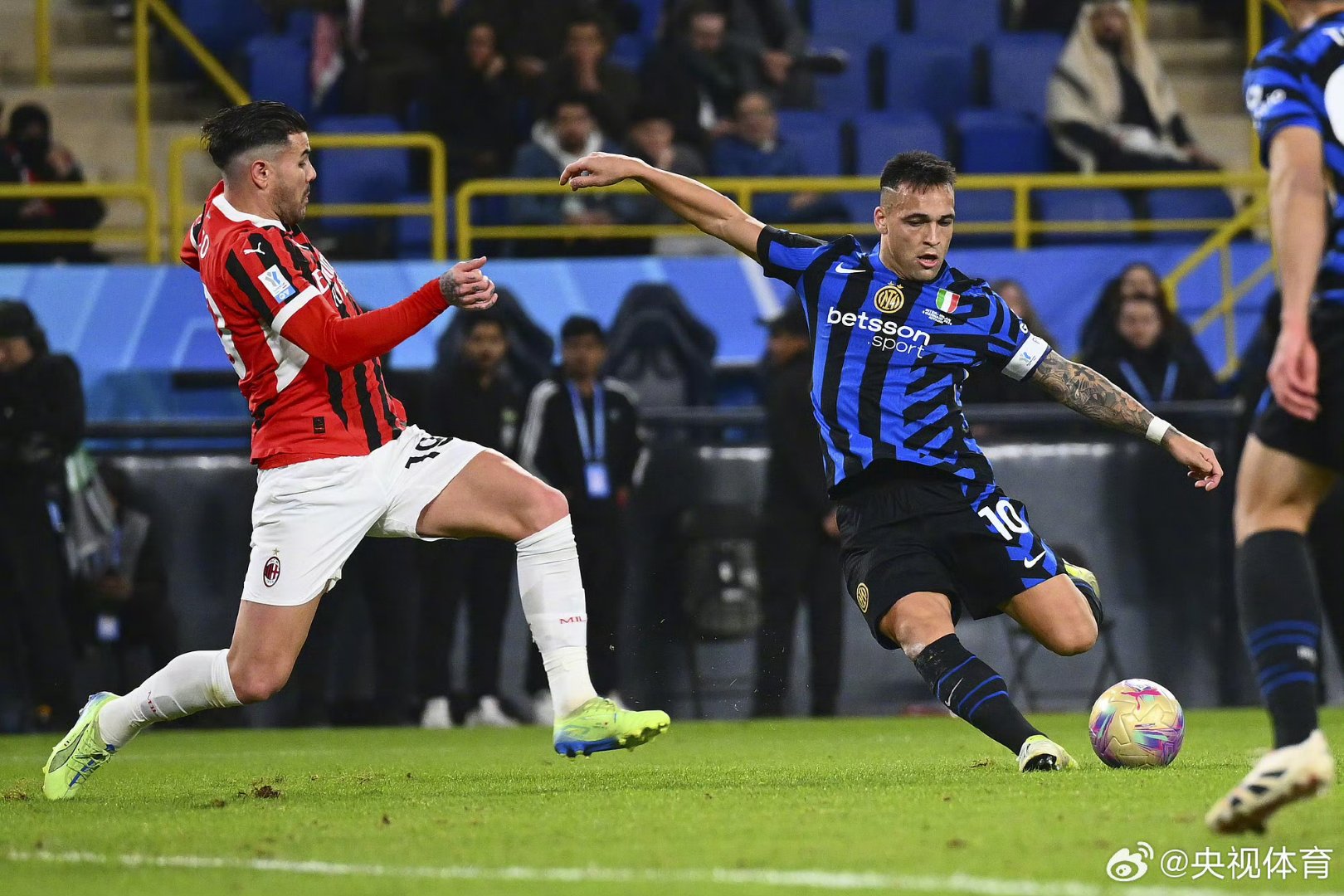 AC米兰前锋连场进球,刷新进球纪录 AC米兰前锋连场进球,刷新进球纪录