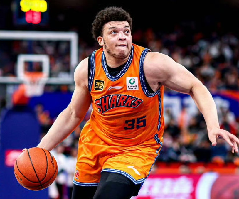 关于阿尔及利亚篮球英雄加盟西班牙超级联赛，耀眼登场的信息