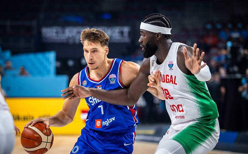 塞尔维亚实力强劲，欧预赛前途堪忧