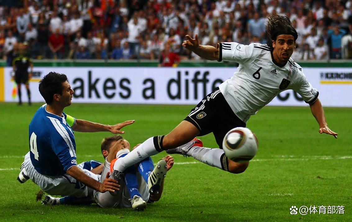 杏彩体育直播-精彩的足球比赛掀起观赏狂潮