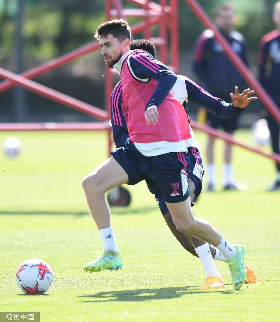 阿森纳积极备战英超下一轮比赛，球队状态回暖