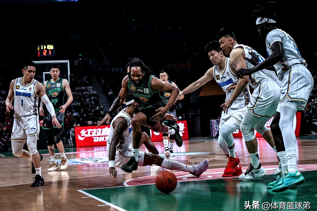 杏彩体育链接-主力受伤但替补表现亮眼，球队连胜的简单介绍