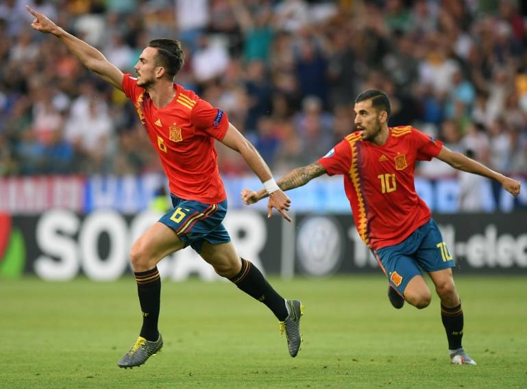 球场上的激情燃烧，欧国联比赛迎来高潮