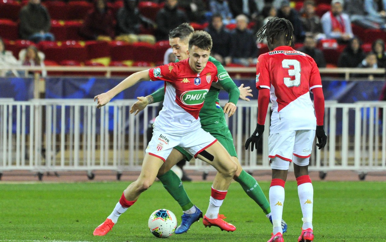 昂热击败摩纳哥，赢得生死战的简单介绍