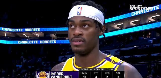 杏彩体育-超级球员在比赛中展现出色表现