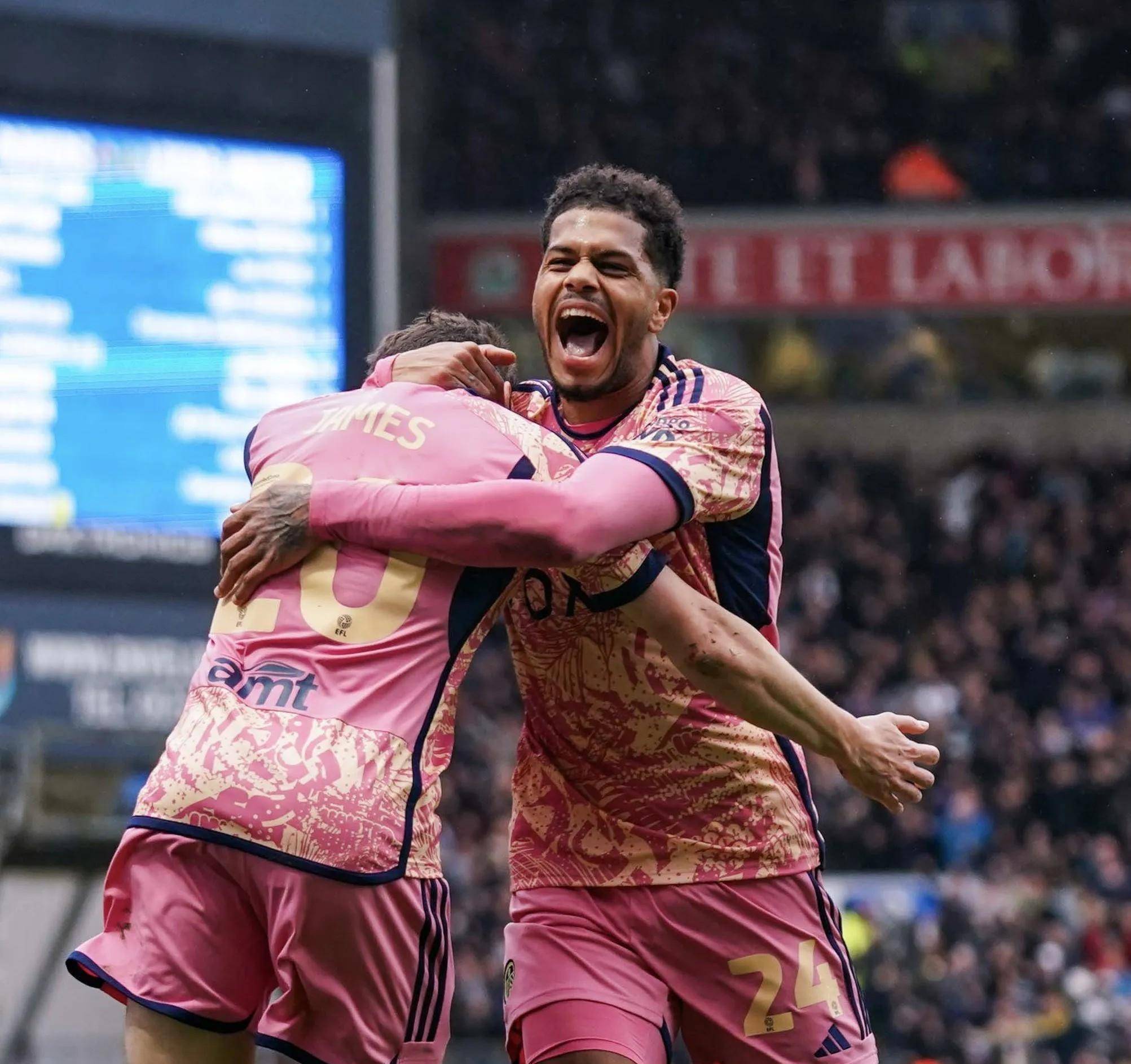 关于阿斯顿维拉大胜温布尔登，继续领跑英冠的信息