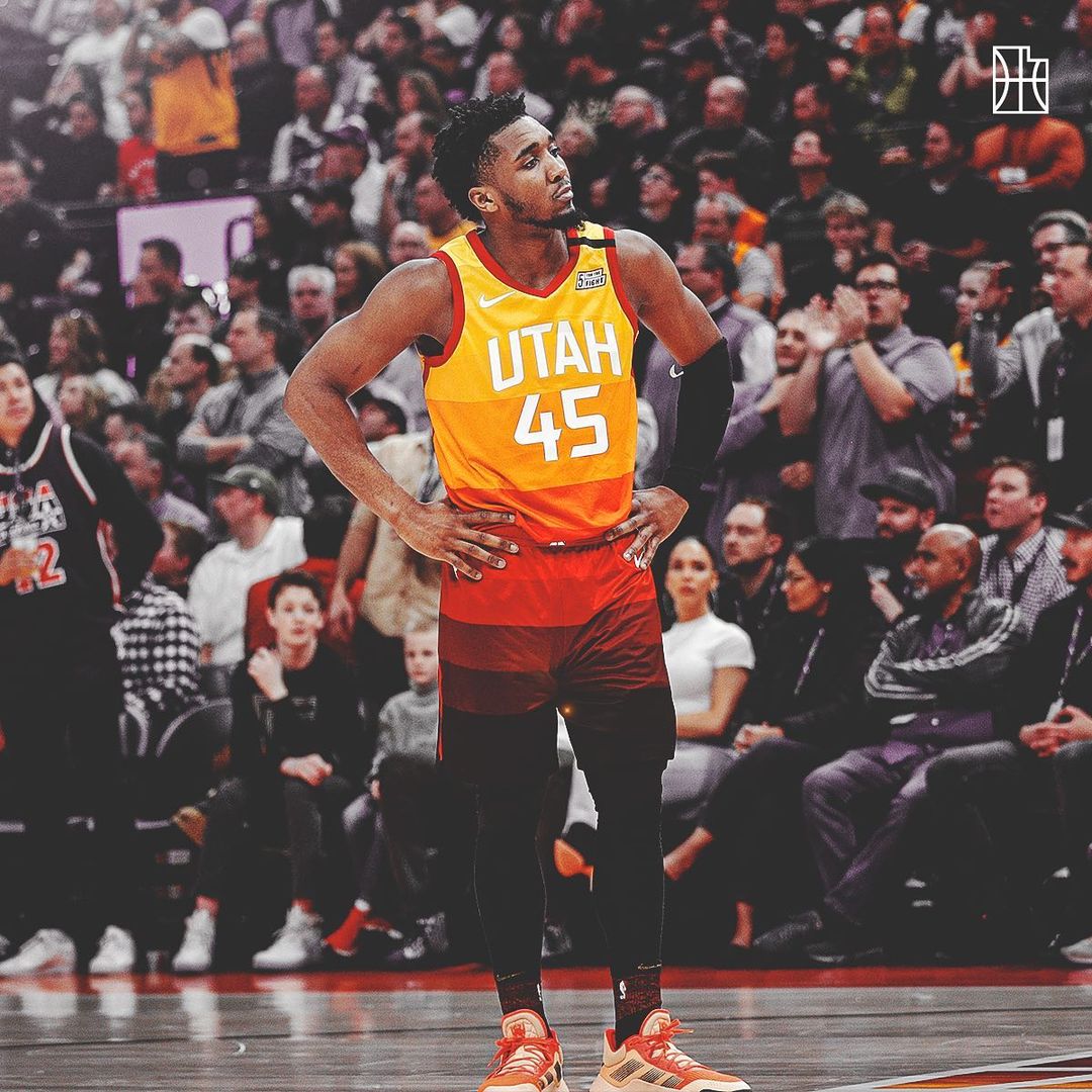 关于爵士抢险胜太阳，米切尔全力突进展现时刻冠心如钢精神的信息