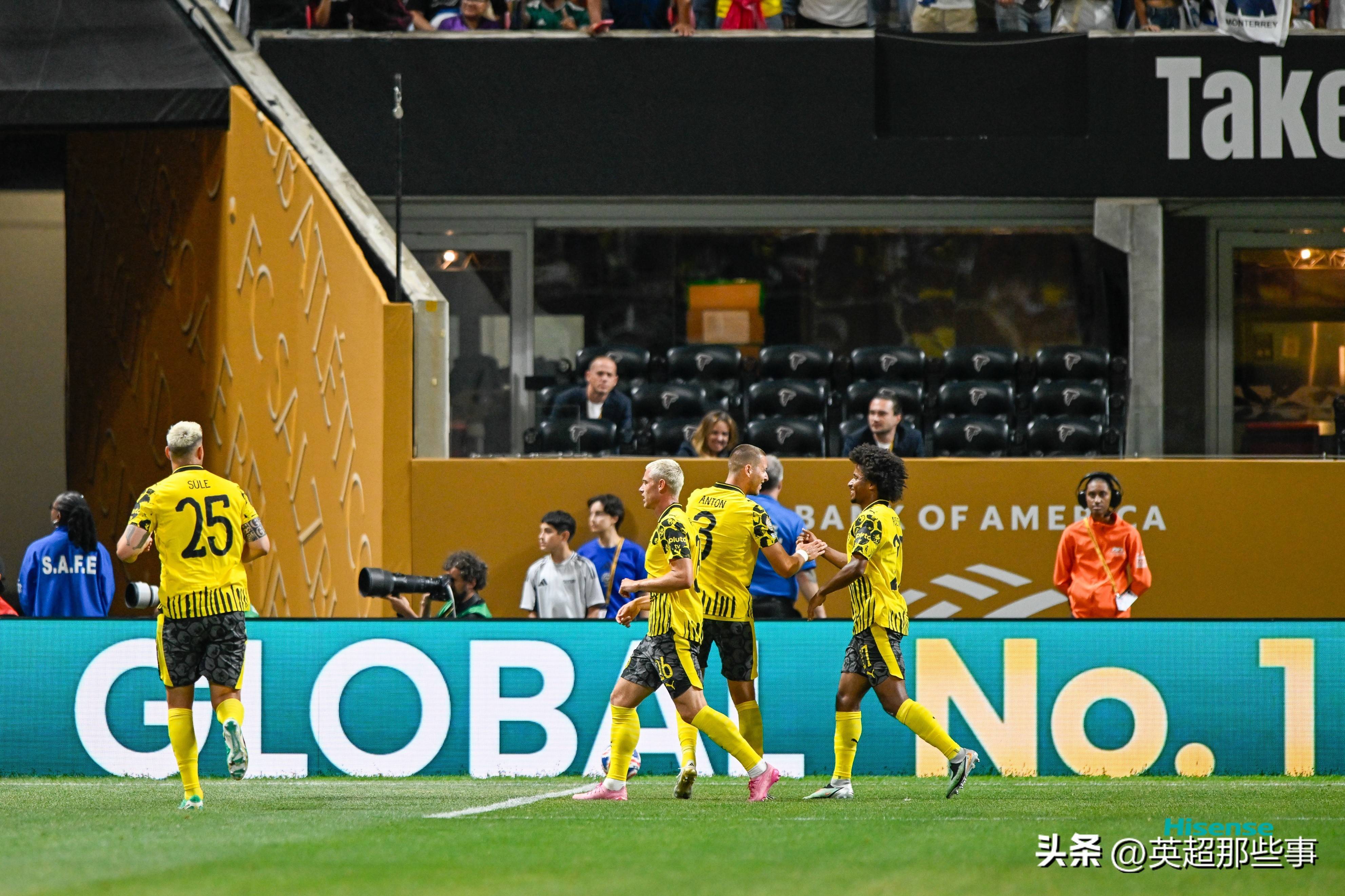 多特蒙德连胜收官，德甲亚军争夺激烈