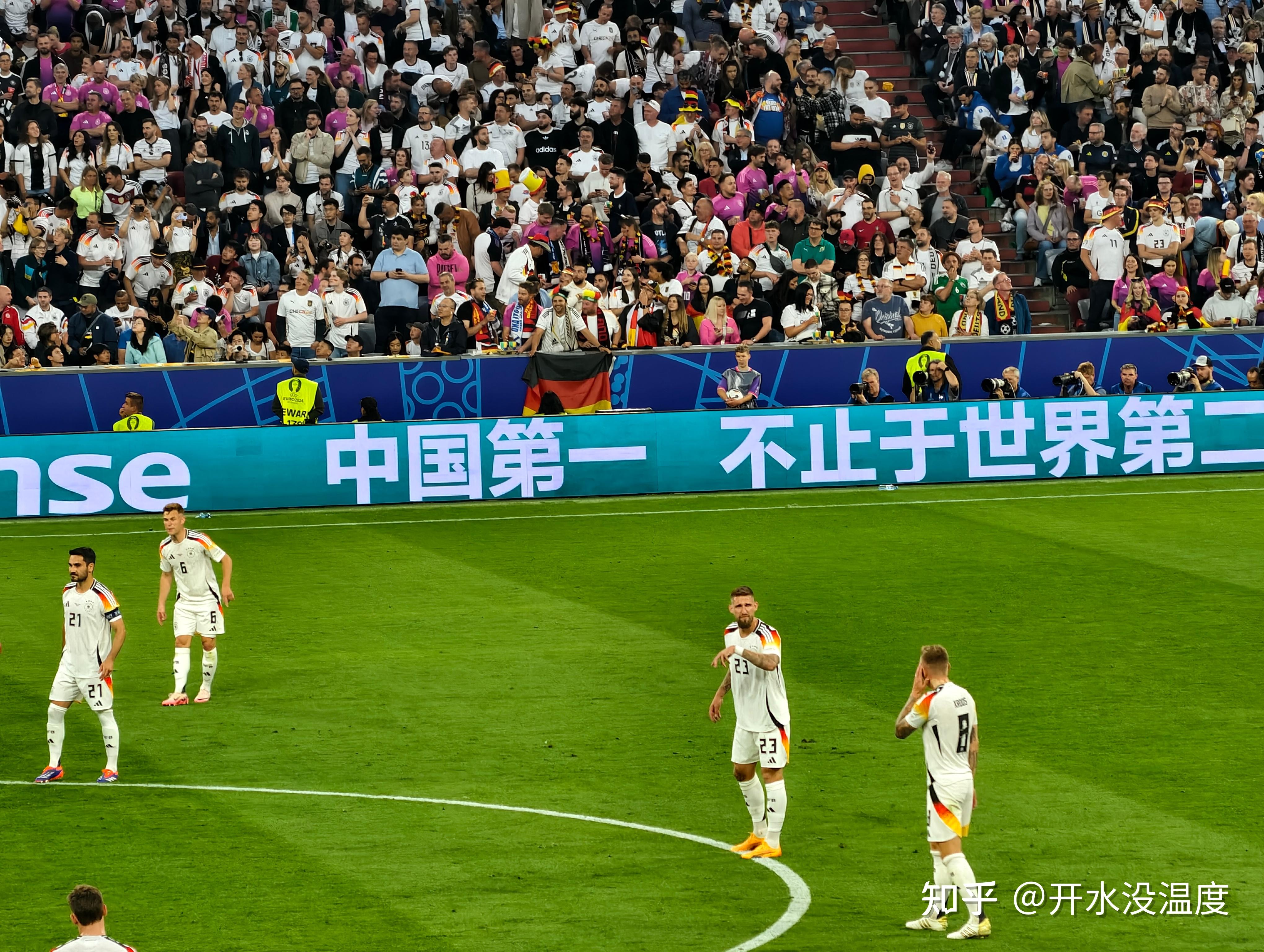 俄罗斯队在欧洲杯预选赛中独占鳌头