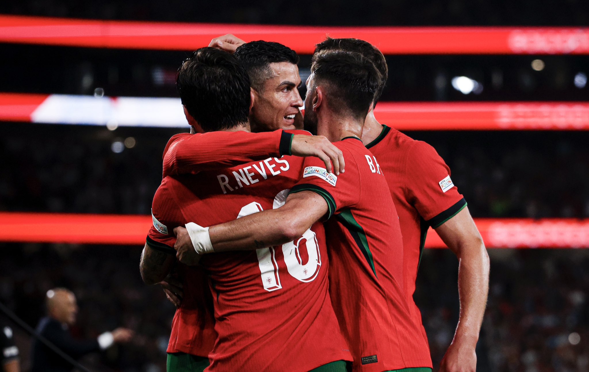 尤文图斯:C罗轰破门率队逆袭 尤文图斯:C罗轰破门率队逆袭